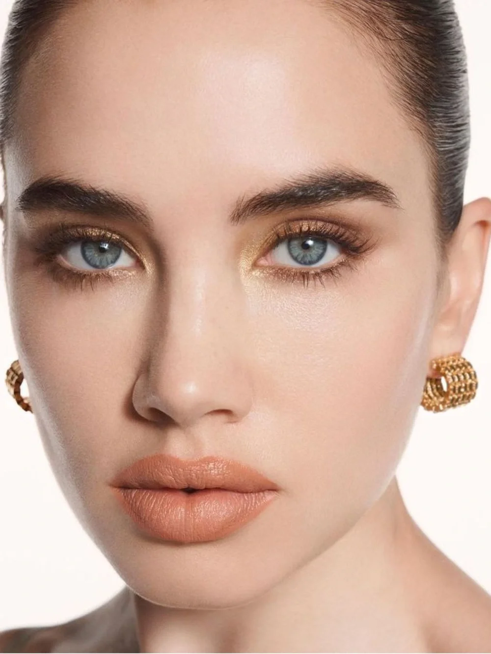 Burberry Kisses Satin Lipstick: No. 05 Horseferry Beige